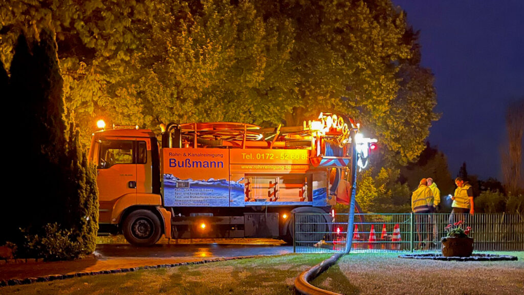 Rohr- und Kanalreinigung Bußmann Firmenfahrzeug